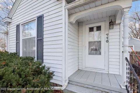 710 Pacific Ave, Lansing, MI 48910 photo 5