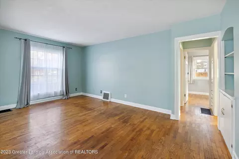 710 Pacific Ave, Lansing, MI 48910 photo 10