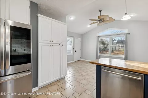 710 Pacific Ave, Lansing, MI 48910 photo 13