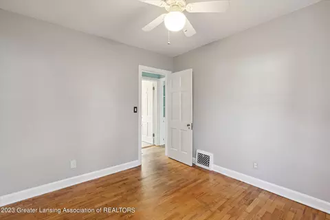 710 Pacific Ave, Lansing, MI 48910 photo 24