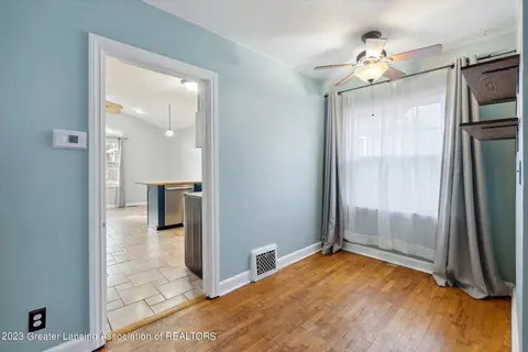 710 Pacific Ave, Lansing, MI 48910 photo 11