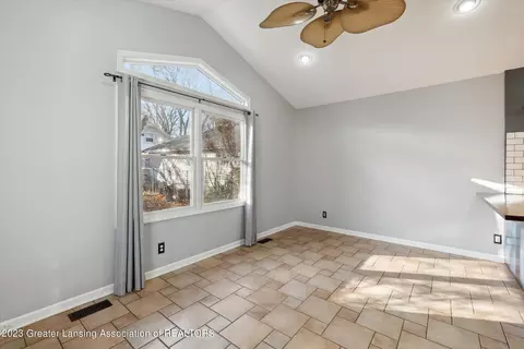 710 Pacific Ave, Lansing, MI 48910 photo 18