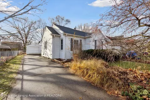 710 Pacific Ave, Lansing, MI 48910 photo 2