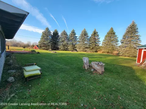 5341 Ann Dr, Bath, MI 48808 photo 4