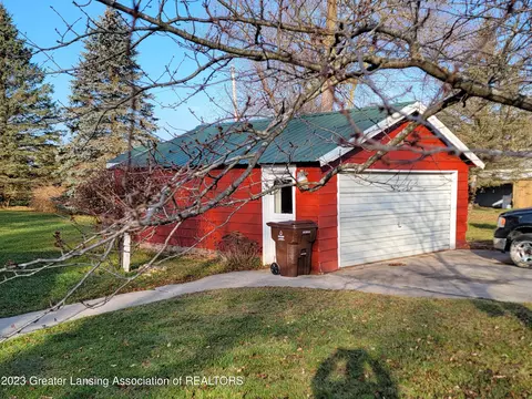 5341 Ann Dr, Bath, MI 48808 photo 2