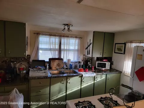 5341 Ann Dr, Bath, MI 48808 photo 8