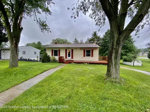 222 Dawn Ct, Potterville, MI 48876