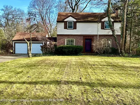 204 Oakland Dr, East Lansing, MI 48823