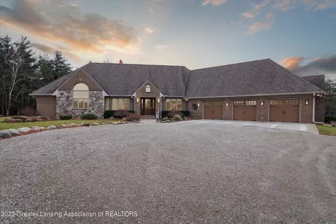 7571 Beard Rd, Avoca, MI 48006 photo 2