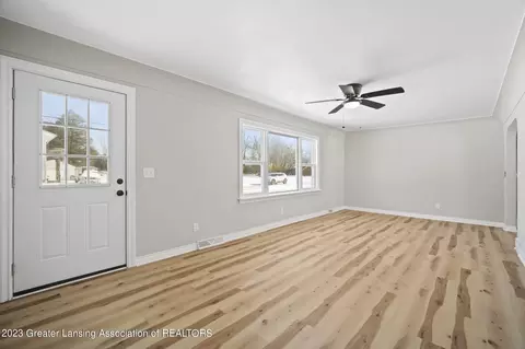 1206 Whitney St, Jackson, MI 49202 photo 5