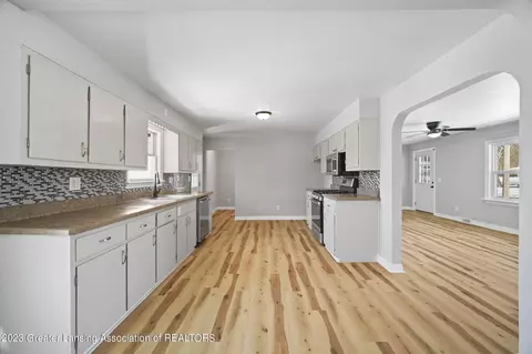 1206 Whitney St, Jackson, MI 49202 photo 11