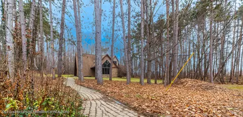 8350 Woodbury Rd, Laingsburg, MI 48848
