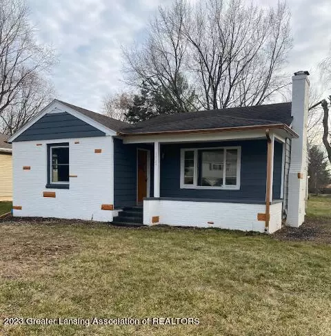 1727 Pierce Rd, Lansing, MI 48910