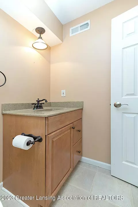 16967 Cedarbrook Dr, Haslett, MI 48840 photo 33