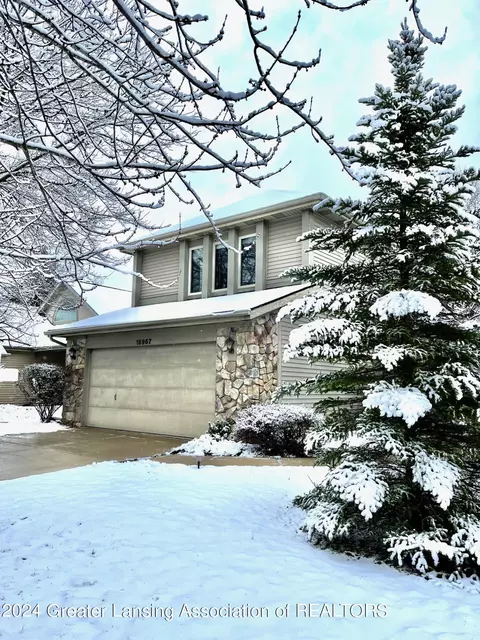 16967 Cedarbrook Dr, Haslett, MI 48840
