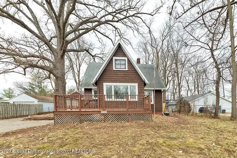 4082 Holt Rd, Holt, MI 48842