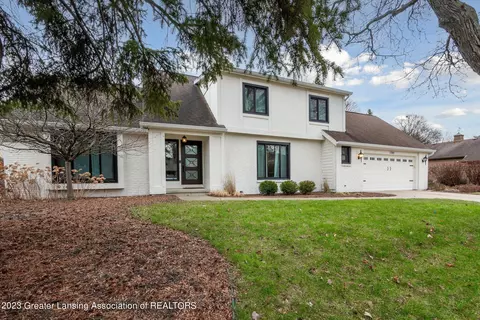 1780 Wyngarden Ln, East Lansing, MI 48823