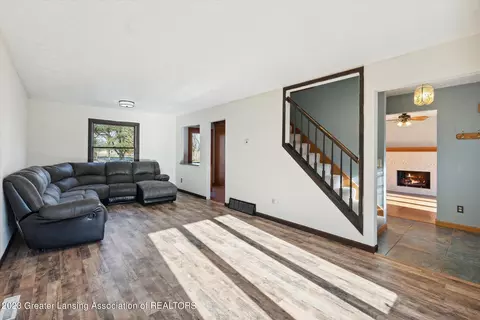 1933 Maple Shade Dr, Williamston, MI 48895 photo 9