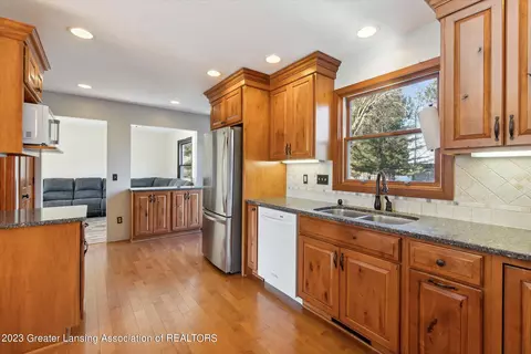 1933 Maple Shade Dr, Williamston, MI 48895 photo 14