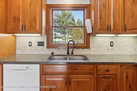 1933 Maple Shade Dr, Williamston, MI 48895 photo 15