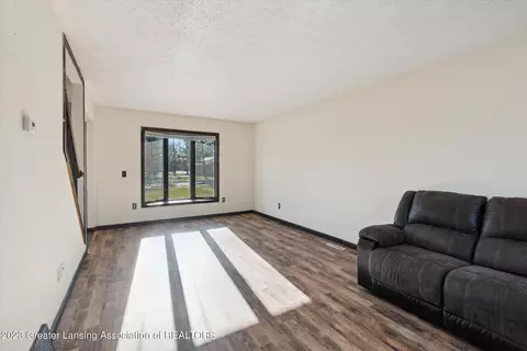 1933 Maple Shade Dr, Williamston, MI 48895 photo 10