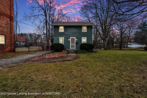 211 Robbins St, Owosso, MI 48867