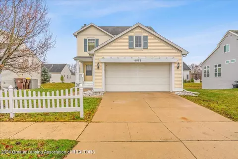 6816 Mulberry Ln, Grand Ledge, MI 48837
