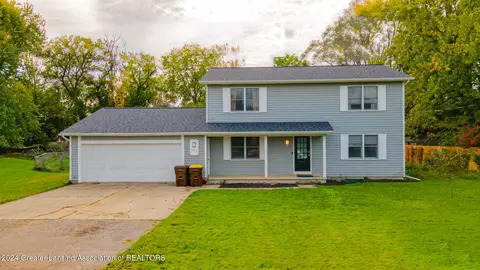 2683 Mansfield Dr, East Lansing, MI 48823