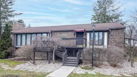 6164 Cobblers Dr #95, East Lansing, MI 48823