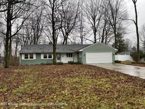 4218 Mar Moor Dr, Lansing, MI 48917