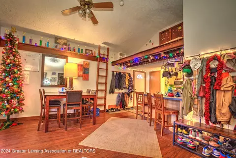 211 E Jefferson St, Dimondale, MI 48821 photo 12