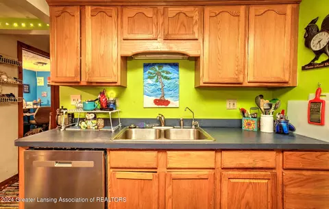 211 E Jefferson St, Dimondale, MI 48821 photo 6