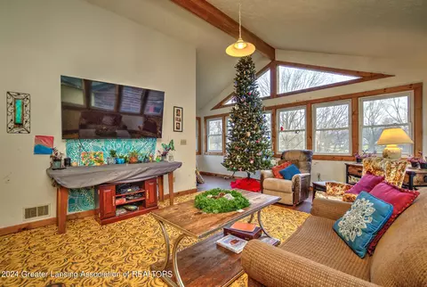 211 E Jefferson St, Dimondale, MI 48821 photo 15