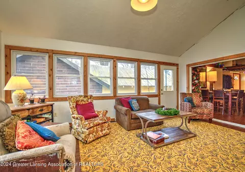 211 E Jefferson St, Dimondale, MI 48821 photo 18