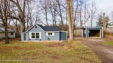 3800 Cooley Dr, Lansing, MI 48911