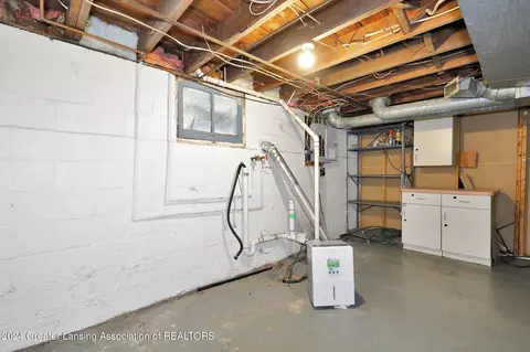 2021 Lyons Ave, Lansing, MI 48910 photo 24