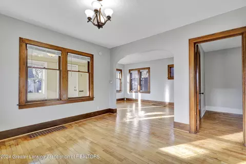2021 Lyons Ave, Lansing, MI 48910 photo 7