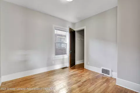 2021 Lyons Ave, Lansing, MI 48910 photo 13