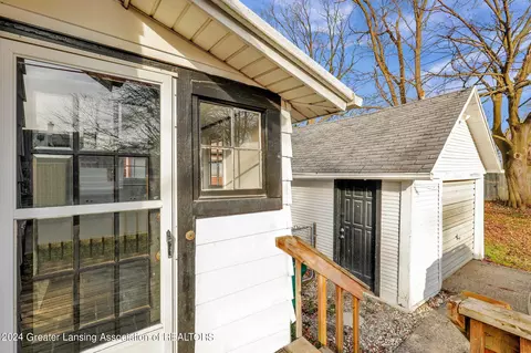2021 Lyons Ave, Lansing, MI 48910 photo 16