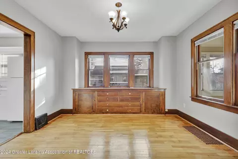 2021 Lyons Ave, Lansing, MI 48910 photo 6