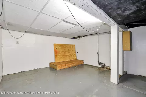 2021 Lyons Ave, Lansing, MI 48910 photo 25