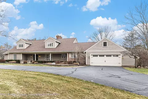 120 Winterberry Ln, Okemos, MI 48864