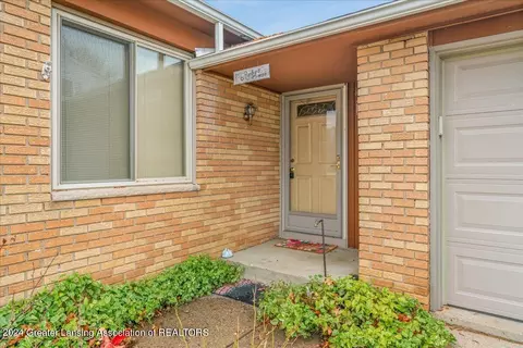 4130 Rivershell Ln, Lansing, MI 48911 photo 3