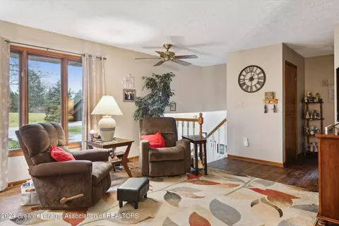 12160 Beardslee Rd, Perry, MI 48872 photo 9