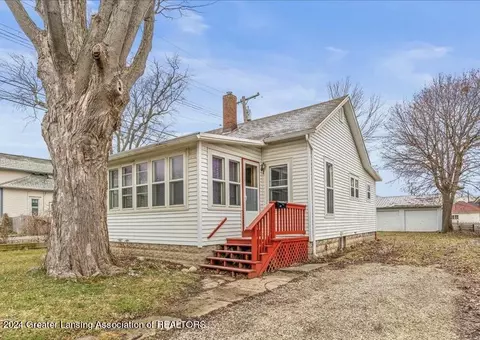 110 S Cedar St, Williamston, MI 48895