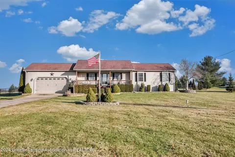 2121 S Stine Rd, Charlotte, MI 48813