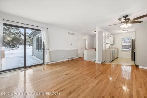 501 N Scott St #10, Dewitt, MI 48820 photo 11