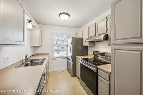 501 N Scott St #10, Dewitt, MI 48820 photo 15