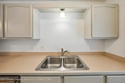501 N Scott St #10, Dewitt, MI 48820 photo 16