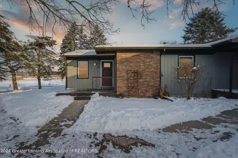 501 N Scott St #10, Dewitt, MI 48820